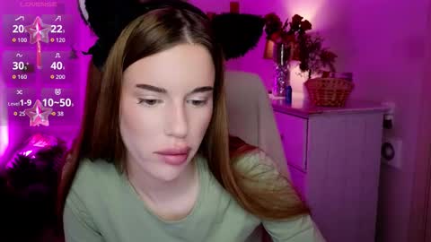 Snapshot of anna_lumina chatting on March 21, 8:45 pm Anna online show from March 21, 8:45 pm