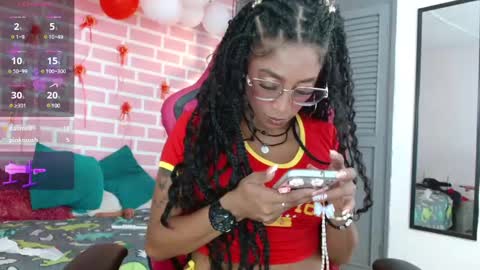 Snapshot of anna_lus1 chatting on February 15, 9:05 am lus online show from February 15, 9:05 am