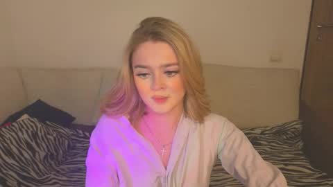 Anna online show from February 25, 6:28 pm