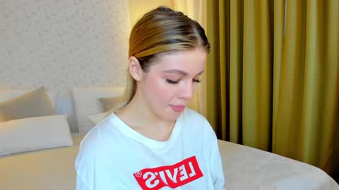 Anna online show from December 18, 1:05 am