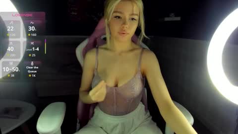 Snapshot of anna_robinson chatting on February 26, 1:48 am Anna online show from February 26, 1:48 am