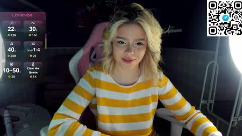 Snapshot of anna_robinson chatting on March 25, 1:22 am Anna online show from March 25, 1:22 am