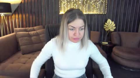 anna_snow9 online show from March 25, 6:30 am