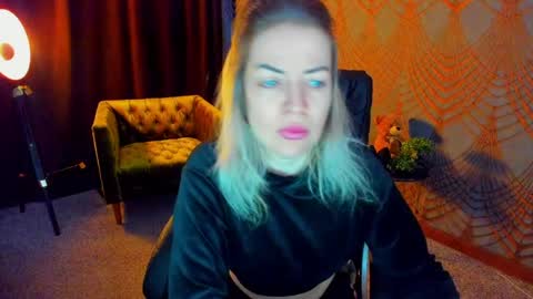 anna_snow9 online show from April 2, 5:38 am