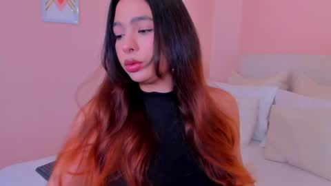 Snapshot of anna_whitee_ chatting on June 6, 8:57 pm anna online show from June 6, 8:57 pm