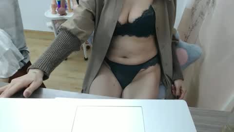 anna_xyz online show from November 29, 1:41 am