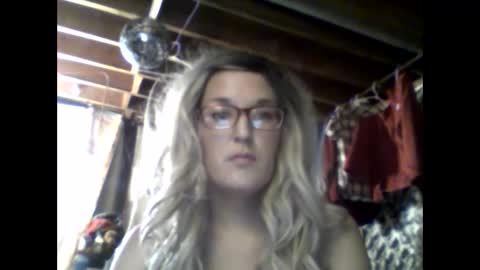 Snapshot of annabelle7777 chatting on January 6, 8:39 pm Anna online show from January 6, 8:39 pm