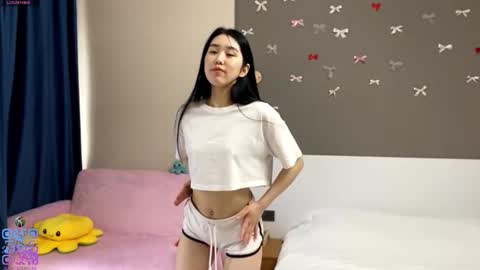 Snapshot of annabellegallego chatting on March 17, 12:52 pm Aya online show from March 17, 12:52 pm