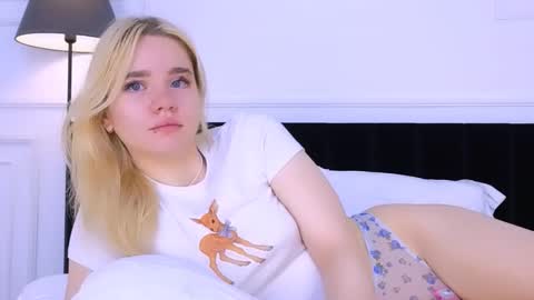 Snapshot of annabellelu chatting on September 28, 2:17 am AnnaBelle online show from September 28, 2:17 am