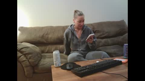 Snapshot of annabellemonroe69 chatting on August 2, 2:21 am annabellemonroe69 online show from August 2, 2:21 am