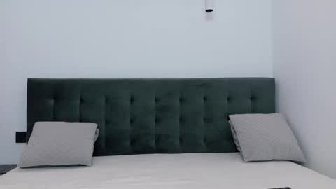 Anna online show from February 6, 6:44 pm