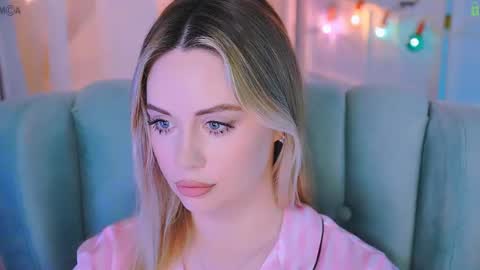 annadelvie online show from February 17, 2:02 pm