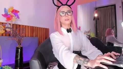 Anna Denver online show from April 2, 12:30 am