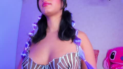 annafoox_ online show from December 3, 4:17 pm