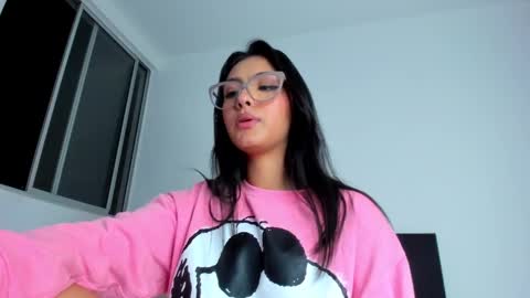 annafoox_ online show from February 5, 7:39 am