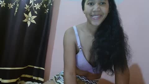 Snapshot of annahhotgirl chatting on February 3, 3:20 am annahhotgirl online show from February 3, 3:20 am