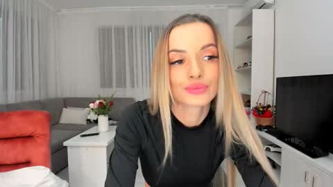 Snapshot of annaise_ chatting on December 22, 2:14 pm annaise online show from December 22, 2:14 pm