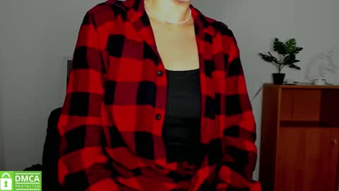 Snapshot of annakillian_kiss chatting on October 13, 5:29 am Anna online show from October 13, 5:29 am