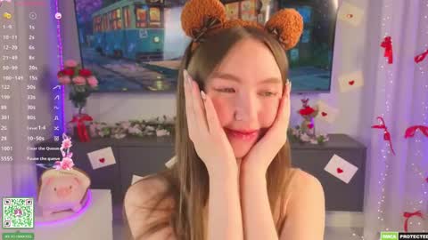 Snapshot of annamarie_foryou chatting on May 4, 7:43 pm Holly Molly Im Polly online show from May 4, 7:43 pm