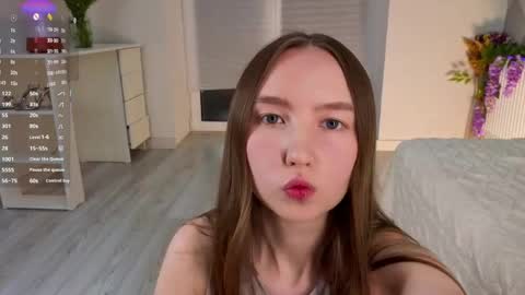 Snapshot of annamarie_foryou chatting on May 26, 8:38 pm Holly Molly Im Polly online show from May 26, 8:38 pm