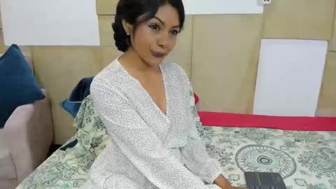 Snapshot of annamesht chatting on May 2, 3:39 pm Anna online show from May 2, 3:39 pm