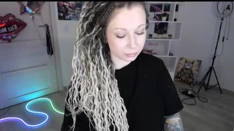 Anna online show from March 6, 7:21 pm