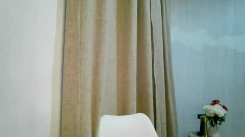 Riane online show from February 10, 6:01 pm