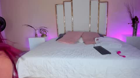 Anna online show from November 8, 4:01 am