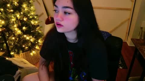 Snapshot of annatigarr chatting on May 8, 2:39 am meow online show from May 8, 2:39 am