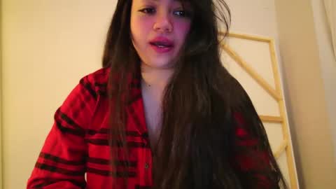 Snapshot of annatigarr chatting on May 22, 3:24 am meow online show from May 22, 3:24 am