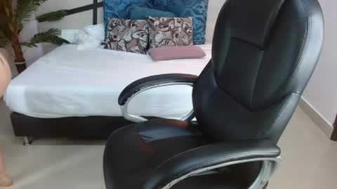 anne_blake online show from May 21, 2:51 am