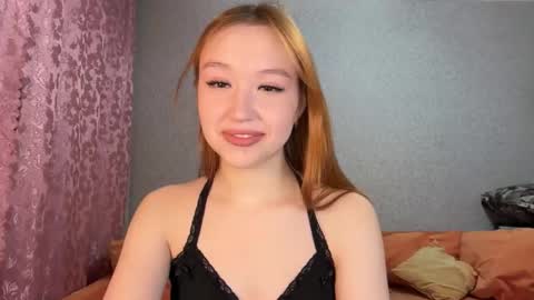 anne_blossomm online show from February 3, 4:12 pm