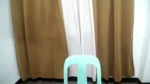 anne_chanelx online show from November 27, 4:47 am