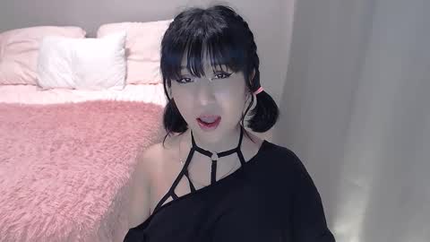 Snapshot of anne_crystal chatting on October 7, 3:20 pm erika online show from October 7, 3:20 pm