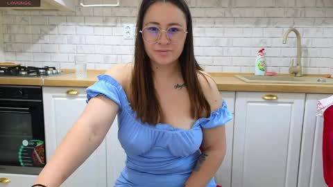 anne_pinkk online show from June 9, 5:41 am