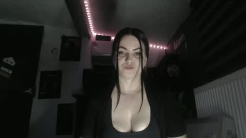 annebellee69 online show from October 7, 8:39 pm