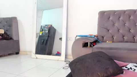 Annie  online show from February 3, 2:53 am