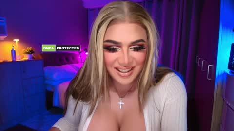 Snapshot of annecalifornia chatting on October 3, 5:04 am Anne Hart online show from October 3, 5:04 am