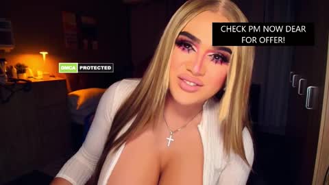 Snapshot of annecalifornia chatting on November 14, 5:17 am Anne Hart online show from November 14, 5:17 am