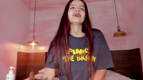 Snapshot of annedixie chatting on February 6, 2:37 pm Anne online show from February 6, 2:37 pm