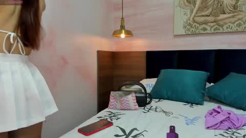 Snapshot of annedixie chatting on March 9, 3:22 am Anne online show from March 9, 3:22 am