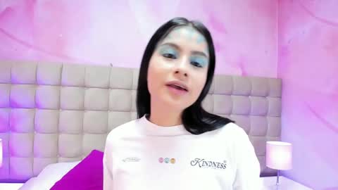 Snapshot of annedixie chatting on October 21, 3:07 am Anne online show from October 21, 3:07 am