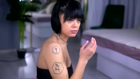 Anne online show from December 19, 5:03 am