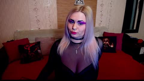 AnnessixReign online show from December 11, 9:01 pm