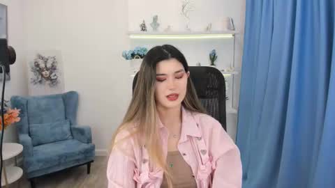 annetli online show from November 18, 7:29 pm