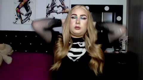 Anne VanHelsing online show from August 6, 4:03 am