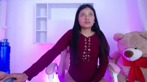 Anni online show from January 4, 4:11 pm