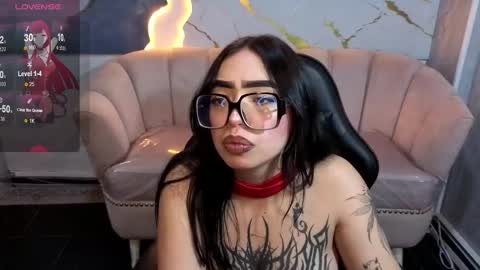 Snapshot of anni_acker_b chatting on March 6, 2:57 pm Anni acker b online show from March 6, 2:57 pm