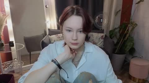 Snapshot of anni_way chatting on March 2, 5:19 am Anni online show from March 2, 5:19 am