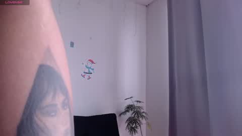 Snapshot of anni_wine___ chatting on December 9, 7:18 pm ANNI online show from December 9, 7:18 pm